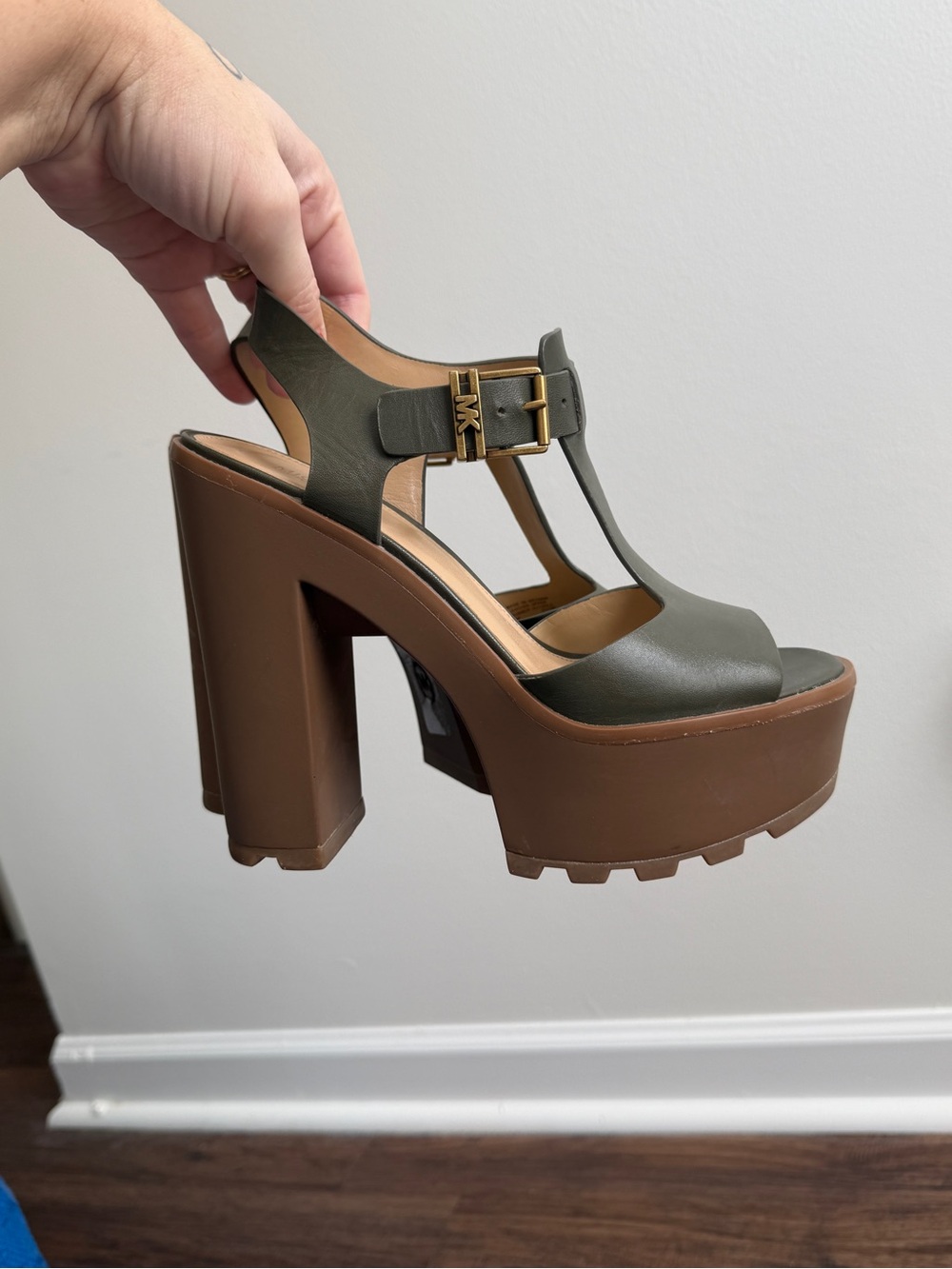 Michael Kors Green Leather Platform Chunky Heel Sandals Size 7M Women’s